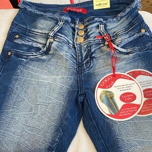 GOGO STAR Butt Lift Jean Shorts Size 5‎